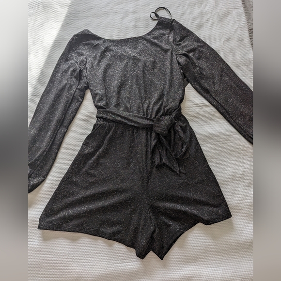 BCBG Paris Women's Sparkly Tied Waist Romper with Split Sleeves size L. - Picture 5 of 12